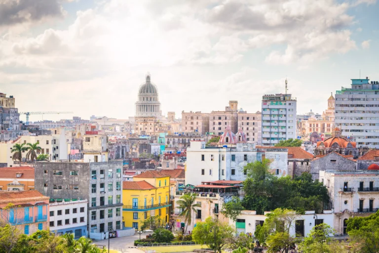 AnyConv.com__havana-cuba-downtown-skyline-2026-01-09-06-30-00-utc
